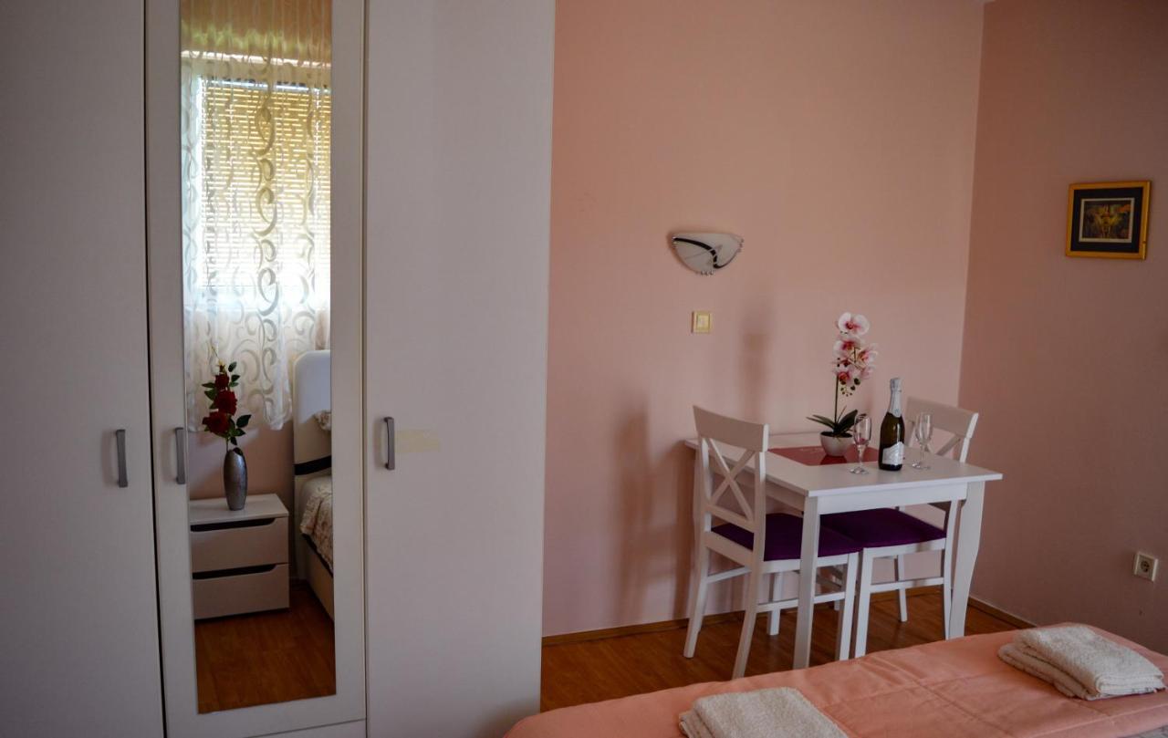 Forest Daire Budva